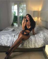 Erdemli Escort Bayan Özlem: Keyifli, Heyecanlı ve Tatmin Edici